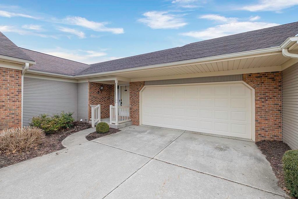 Photo of 1408-2 Kentfield Way, Goshen, IN 46526 (MLS # 202607685)