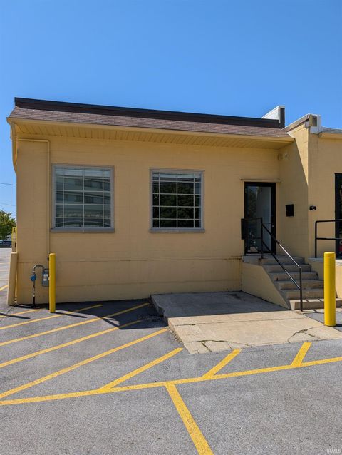 Tiny photo for 207 E Taylor Street, Kokomo, IN 46901 (MLS # 202618585)
