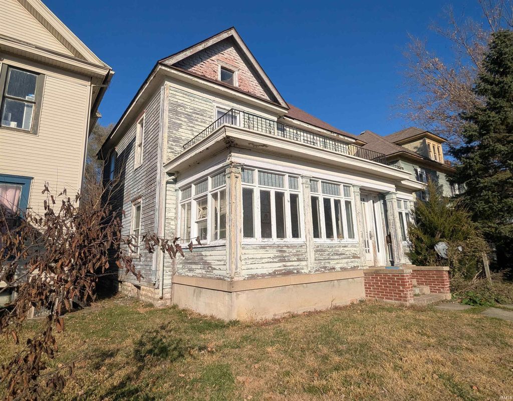 Photo of 920 W 5Th Street, Marion, IN 46953 (MLS # 202546146)