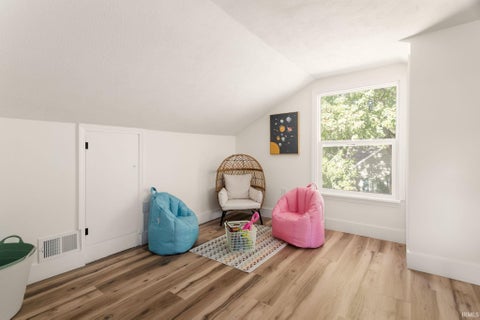 Tiny photo for 118 Myrtle Street, South Bend, IN 46637 (MLS # 202641606)