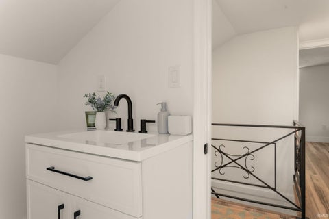 Tiny photo for 118 Myrtle Street, South Bend, IN 46637 (MLS # 202641606)