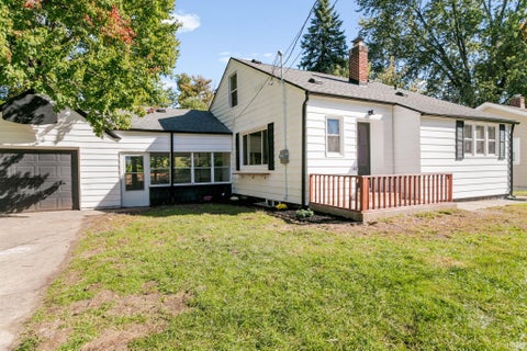 Tiny photo for 118 Myrtle Street, South Bend, IN 46637 (MLS # 202641606)