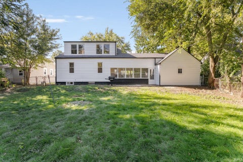 Tiny photo for 118 Myrtle Street, South Bend, IN 46637 (MLS # 202641606)