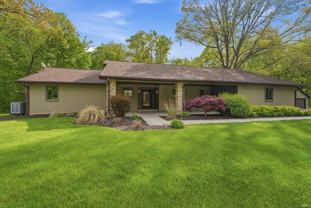 Photo of 1819 Bent Tree Trail, West Lafayette, IN 47906 (MLS # 202617397)