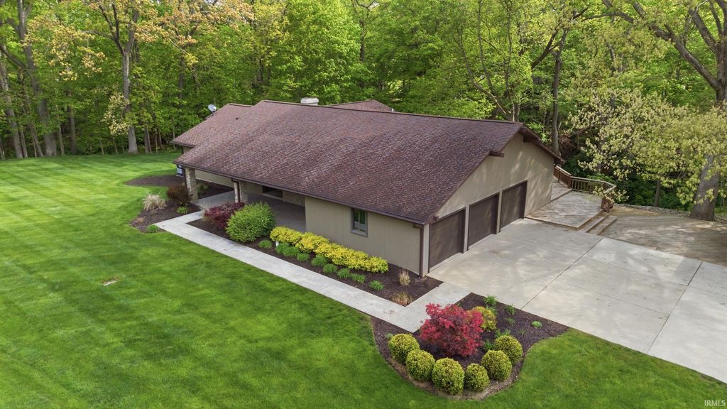 Photo of 1819 Bent Tree Trail, West Lafayette, IN 47906 (MLS # 202617397)