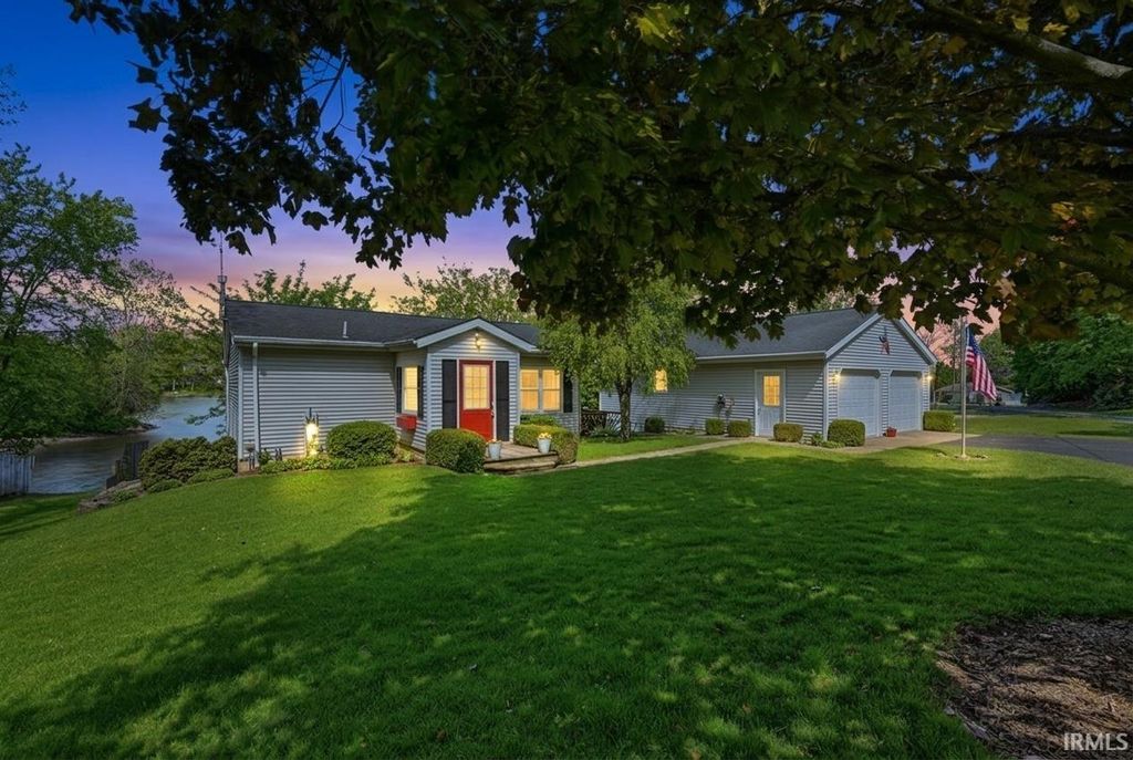 Photo of 3512 SE Indian Trail Lake Road, Farmland, IN 47340 (MLS # 202616083)