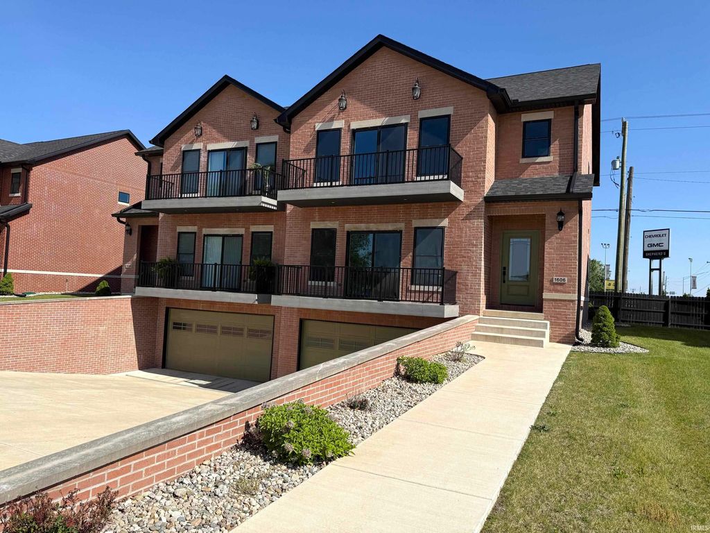 Photo of 1606 North Shore Drive, Rochester, IN 46975 (MLS # 202619400)