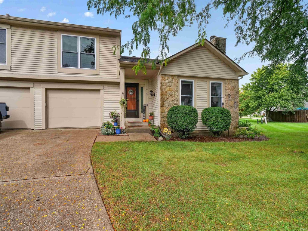 Photo of 6147 Crofton Drive, Fort Wayne, IN 46835 (MLS # 202638924)