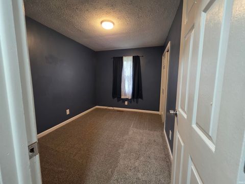 Tiny photo for 4418 Kensington Drive, Logansport, IN 46947 (MLS # 202614017)