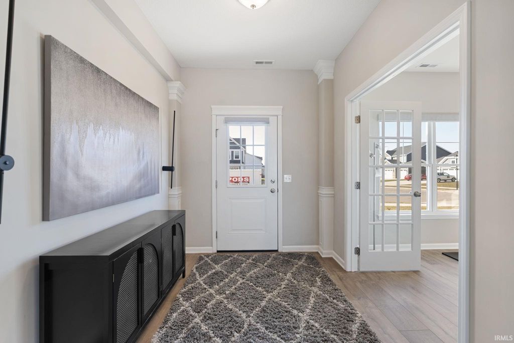 Photo of 11788 Whistling Trail, Fort Wayne, IN 46818 (MLS # 202606493)