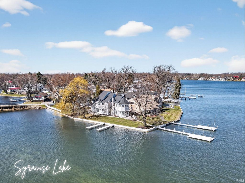 Photo of 102 N Front Street #3, Syracuse, IN 46567 (MLS # 202608046)