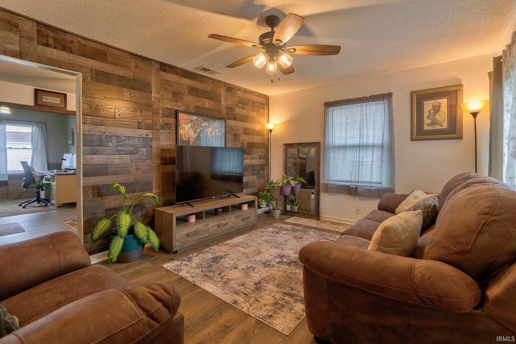 Photo of 1699 Harding Avenue, Evansville, IN 47711 (MLS # 202537664)