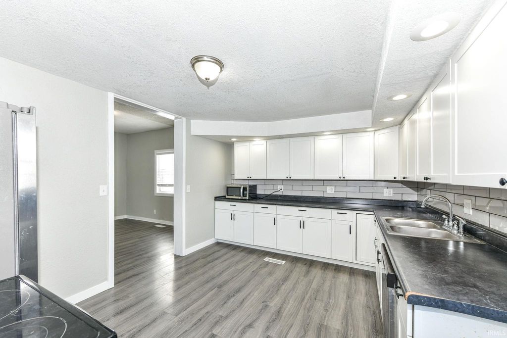 Photo of 2336 N B Street, Elwood, IN 46036 (MLS # 202603452)