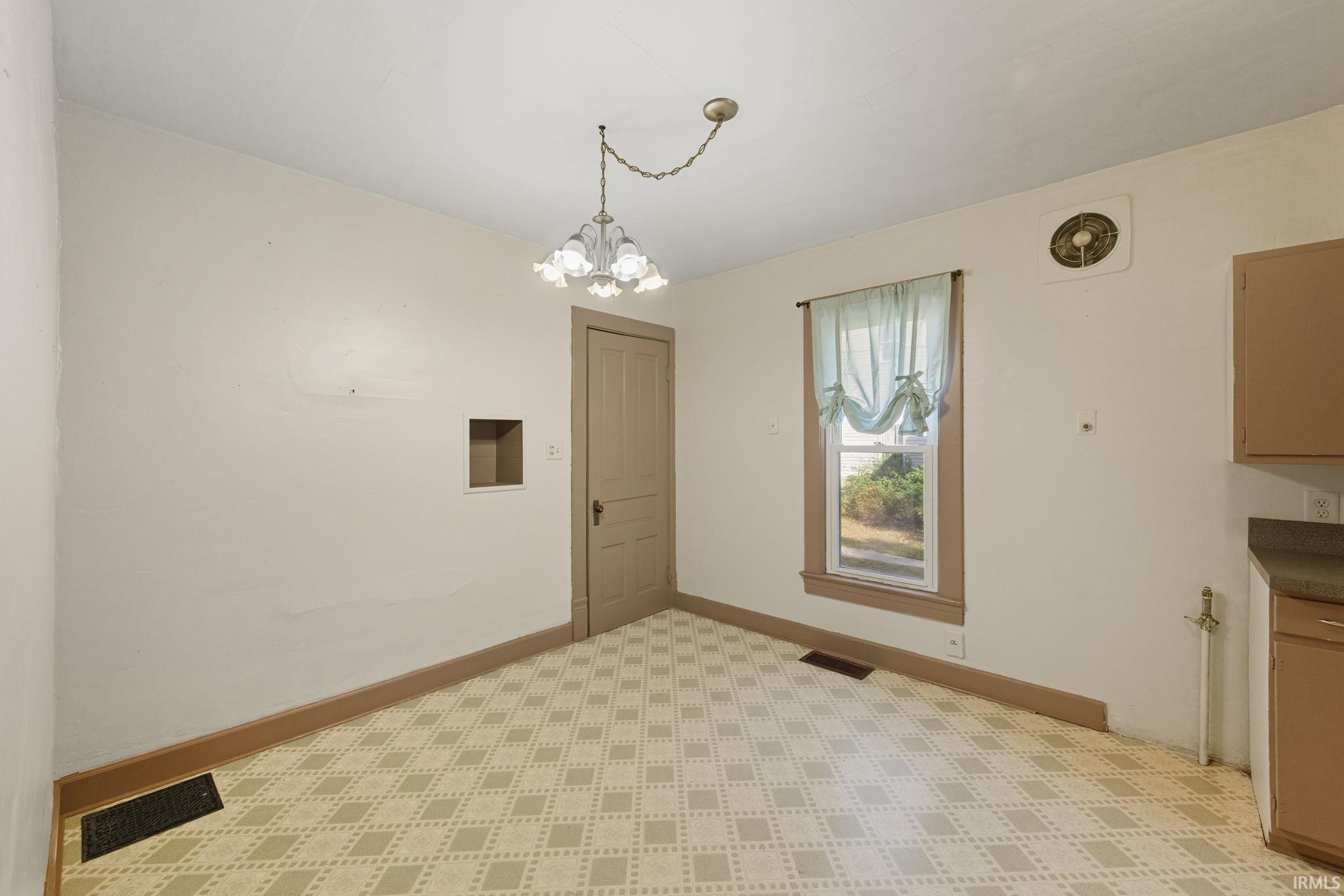 Rossville, Indiana 46065, United States, 3 Bedrooms Bedrooms, ,1 BathroomBathrooms,Residential,Active,222900