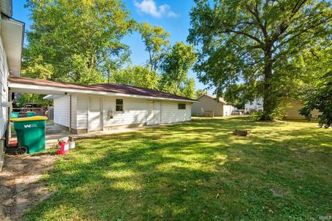 Tiny photo for 52 N East Street, Rossville, IN 46065 (MLS # 202540414)