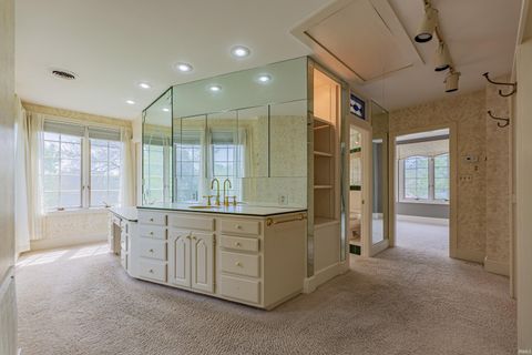 Tiny photo for 5709 Spring Lake Drive, Evansville, IN 47710 (MLS # 202612673)