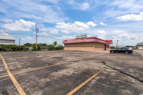 Tiny photo for 805 Belvedere Drive, Kokomo, IN 46901 (MLS # 202532681)