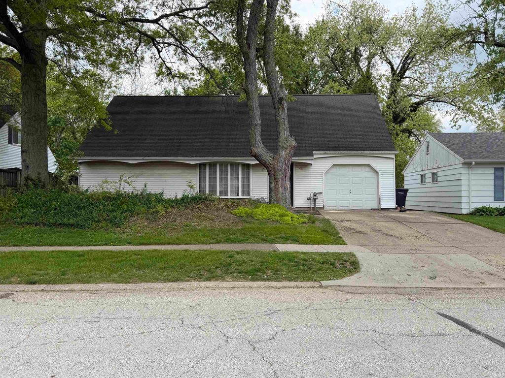 Photo of 2416 Robinwood Drive, Lafayette, IN 47909 (MLS # 202616098)