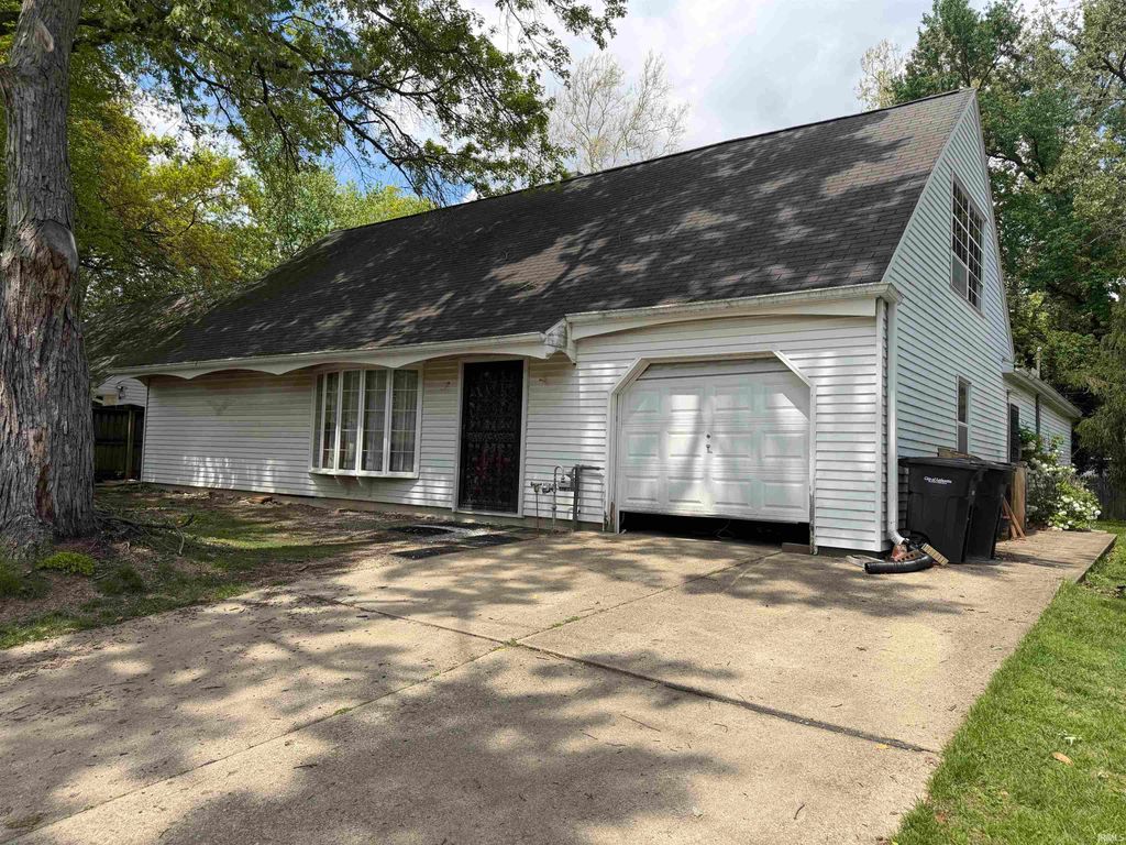 Photo of 2416 Robinwood Drive, Lafayette, IN 47909 (MLS # 202616098)