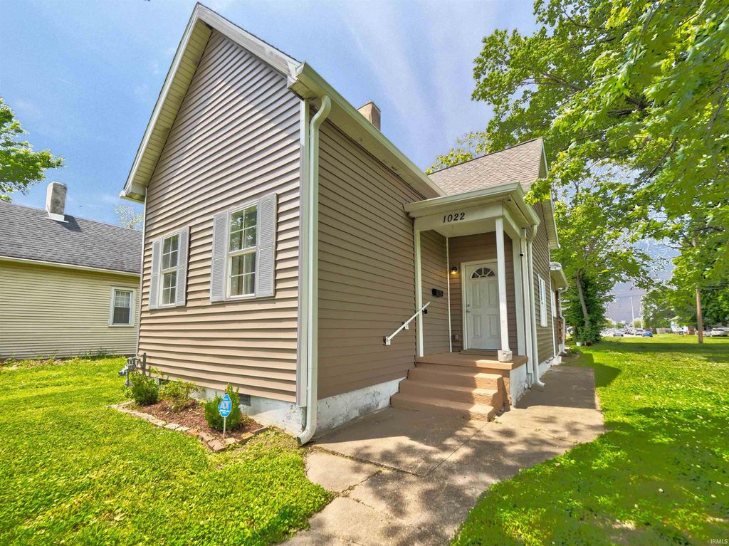 Photo of 1022 Cherry Street, Evansville, IN 47713 (MLS # 202620565)
