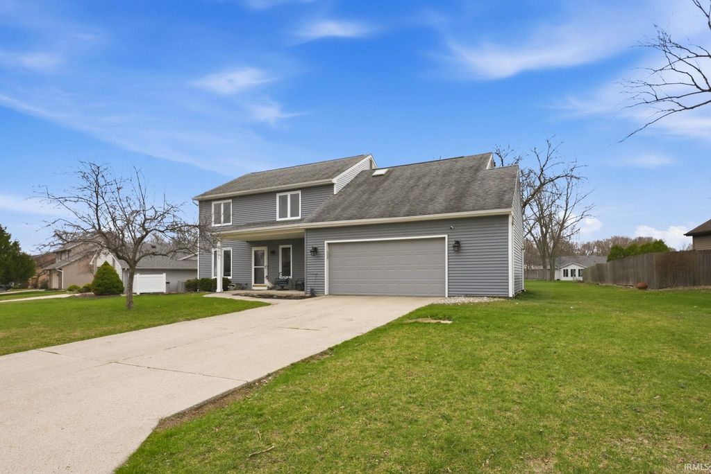 Photo of 9021 Dunmore Lane, Fort Wayne, IN 46804 (MLS # 202609647)