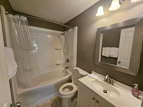 Tiny photo for 2701 S Weinbach Avenue, Evansville, IN 47714 (MLS # 202632850)