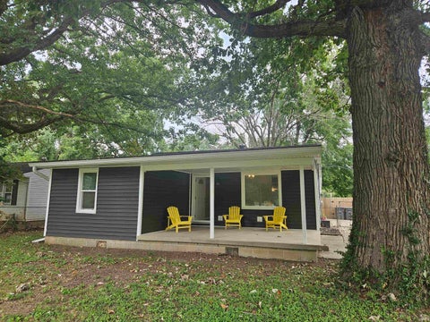 Photo of 2701 S Weinbach Avenue, Evansville, IN 47714 (MLS # 202632850)