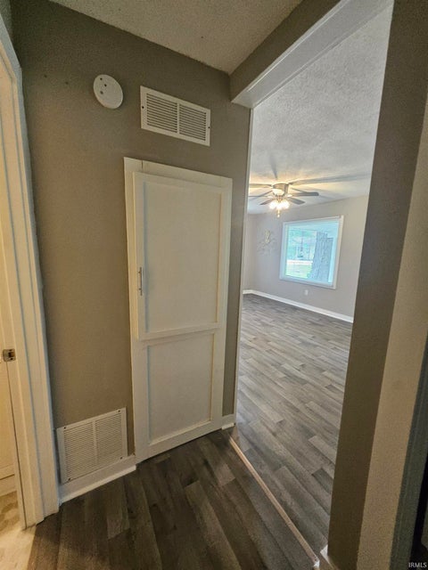 Tiny photo for 2701 S Weinbach Avenue, Evansville, IN 47714 (MLS # 202632850)