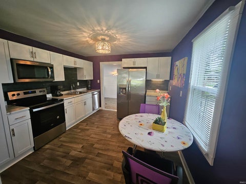 Tiny photo for 2701 S Weinbach Avenue, Evansville, IN 47714 (MLS # 202632850)