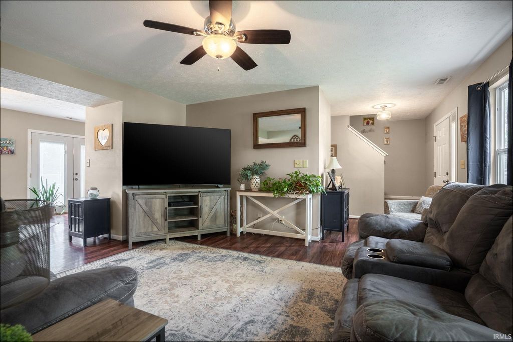Photo of 5308 E Chandler Drive, Monticello, IN 47960 (MLS # 202627697)