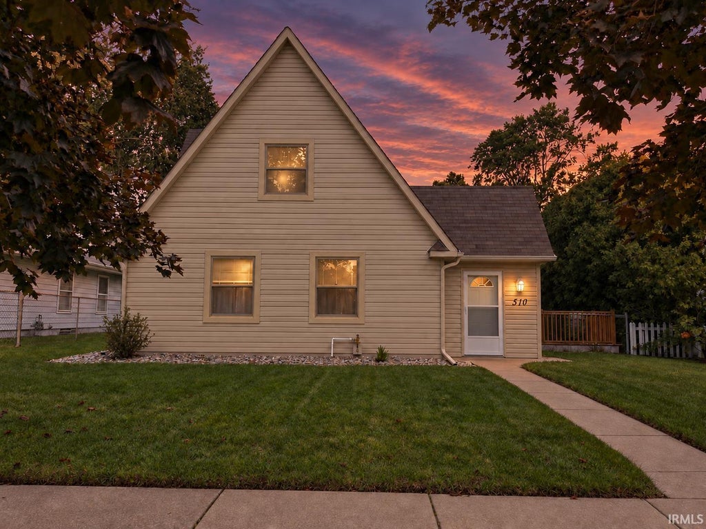 Photo of 510 E Lowell Avenue, Mishawaka, IN 46545 (MLS # 202639235)