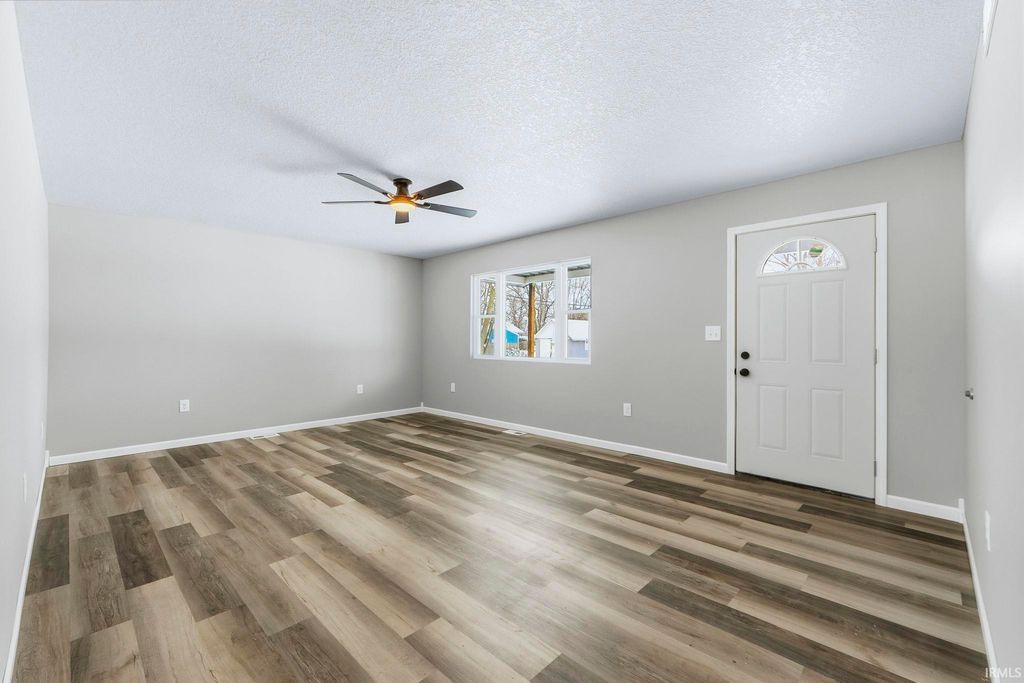 Photo of 1207 W Central Avenue, Bluffton, IN 46714 (MLS # 202604086)