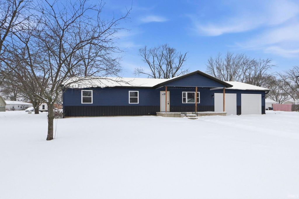 Photo of 1207 W Central Avenue, Bluffton, IN 46714 (MLS # 202604086)