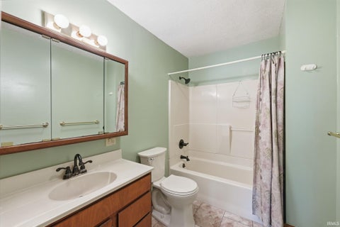 Tiny photo for 2406 S Hanna Street, Fort Wayne, IN 46803 (MLS # 202643334)
