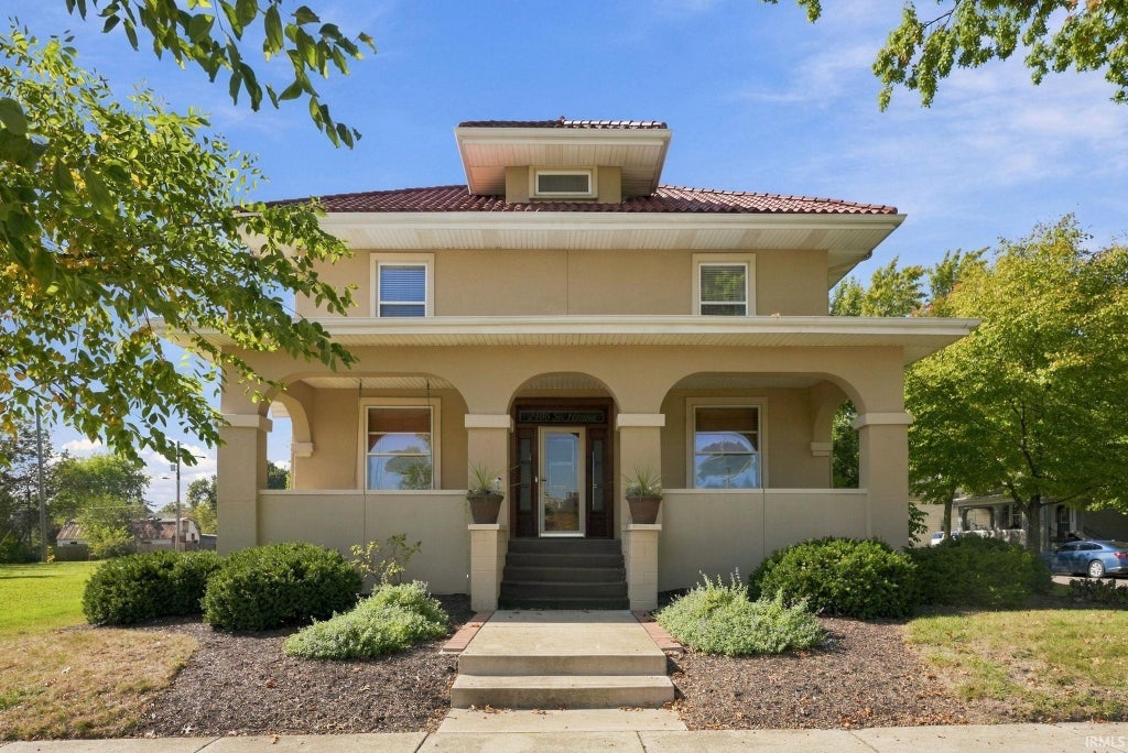 Photo of 2406 S Hanna Street, Fort Wayne, IN 46803 (MLS # 202643334)