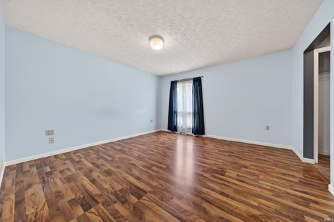 Tiny photo for 4618 N Shady Lane, Logansport, IN 46947 (MLS # 202607735)