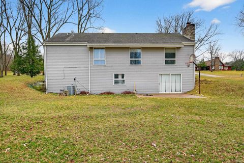 Tiny photo for 4618 N Shady Lane, Logansport, IN 46947 (MLS # 202607735)