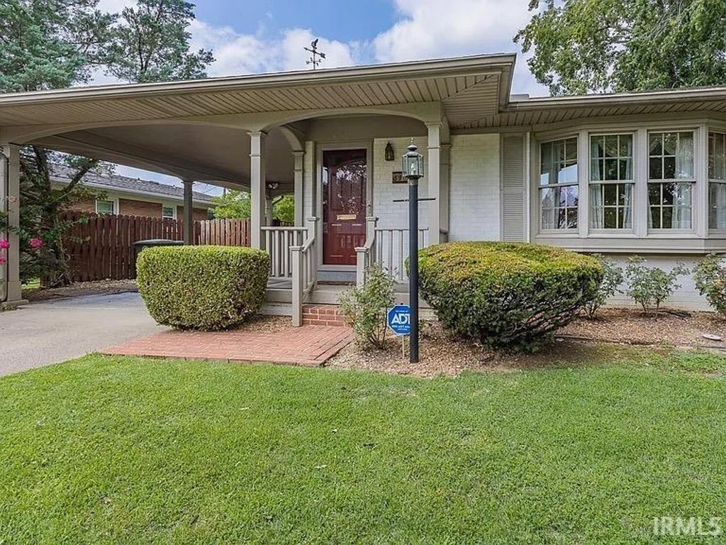 Photo of 848 E Olmstead Avenue, Evansville, IN 47711 (MLS # 202620106)