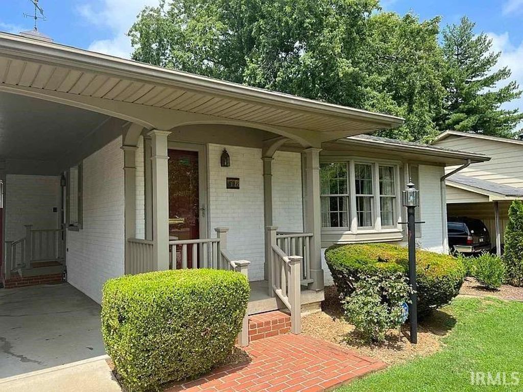 Photo of 848 E Olmstead Avenue, Evansville, IN 47711 (MLS # 202620106)
