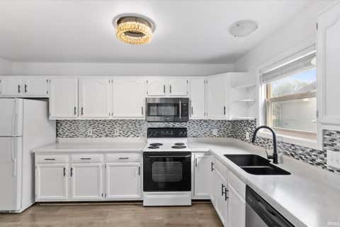 Tiny photo for 8809 Eventer Trail, Fort Wayne, IN 46825 (MLS # 202615929)