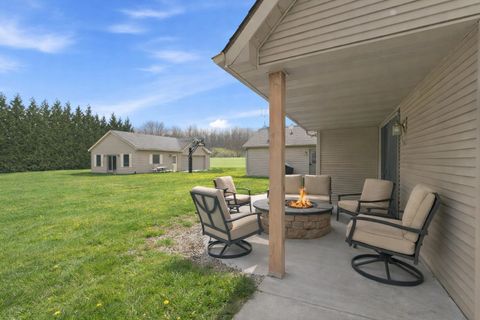 Tiny photo for 335 Lane 230 Jimmerson Lake Lk, Angola, IN 46703 (MLS # 202603077)