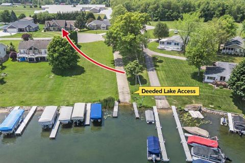 Tiny photo for 335 Lane 230 Jimmerson Lake Lk, Angola, IN 46703 (MLS # 202603077)