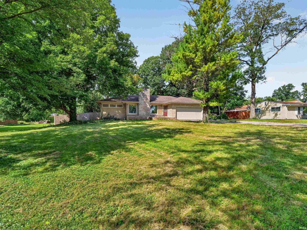 Photo of 3416 Sun Valley Drive, Fort Wayne, IN 46804 (MLS # 202638422)