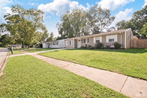 Tiny photo for 513 BRIAR Court, Kokomo, IN 46901 (MLS # 202636351)