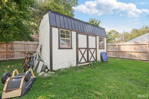 Tiny photo for 513 BRIAR Court, Kokomo, IN 46901 (MLS # 202636351)
