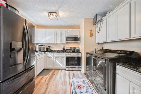 Tiny photo for 513 BRIAR Court, Kokomo, IN 46901 (MLS # 202636351)