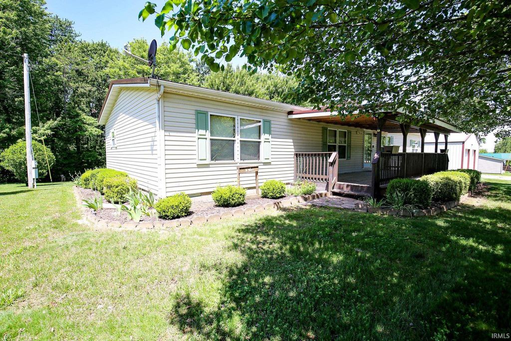 Photo of 6858 S Greentuck Drive, Owensburg, IN 47453 (MLS # 202620082)