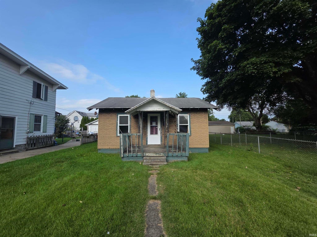 Photo of 1113 S 31St Street, South Bend, IN 46615 (MLS # 202638281)