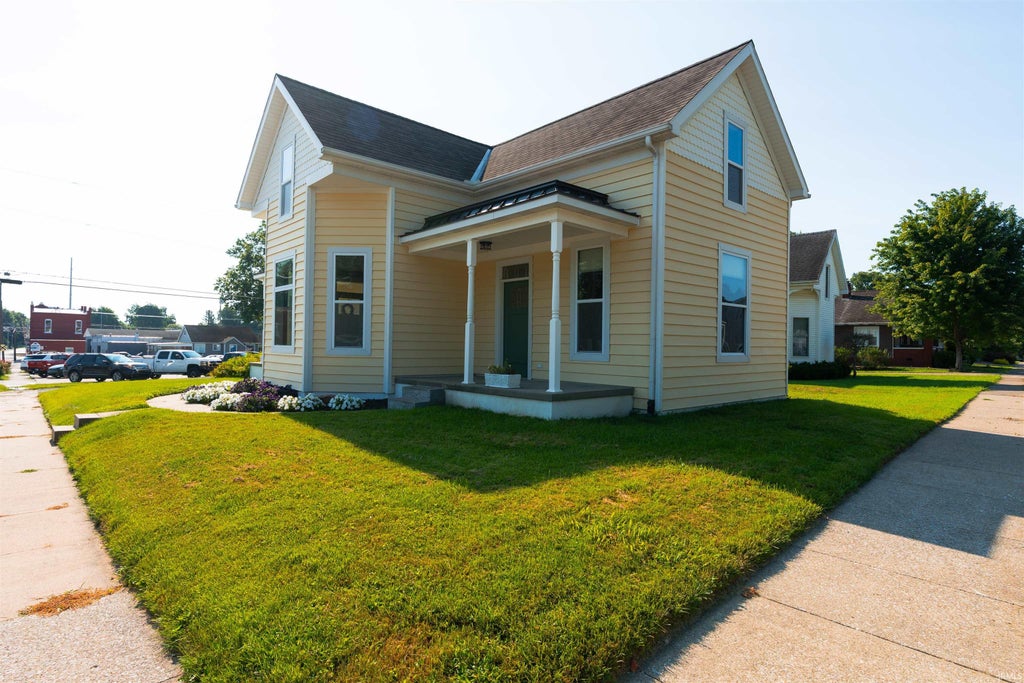 Photo of 206 W Gibson Street, Haubstadt, IN 47639 (MLS # 202623526)