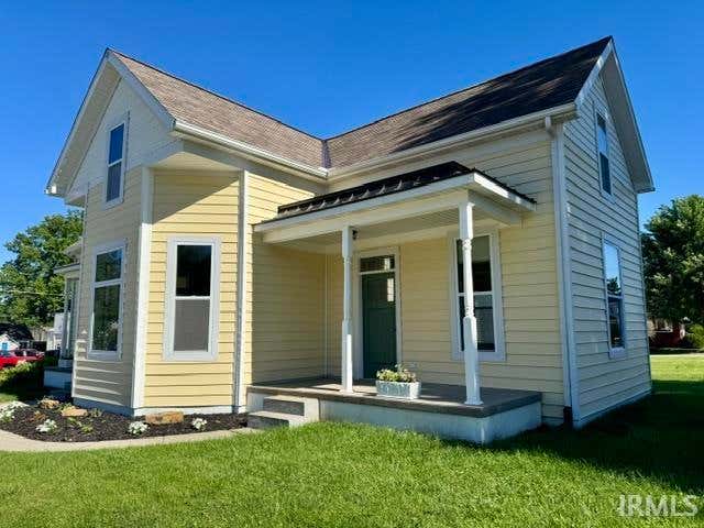 Photo of 206 W Gibson Street, Haubstadt, IN 47639 (MLS # 202623526)